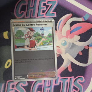 Dame du Centre Pokémon 123/132